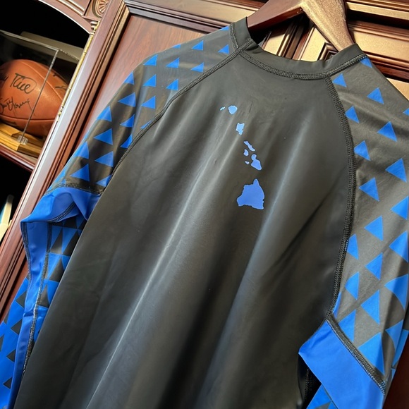 New without tags! Da Hui born in Hawaii by a group of surfers 🏄‍♂️ Shark 🦈 Tooth - Picture 8 of 8